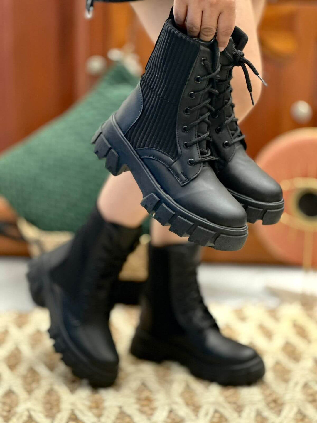 Bota Clásica Con Suéter Bordado By Meel - By Meel Mx