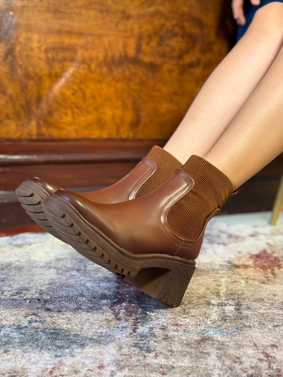 Bota con Suéter Bordado By Meel - By Meel Mx